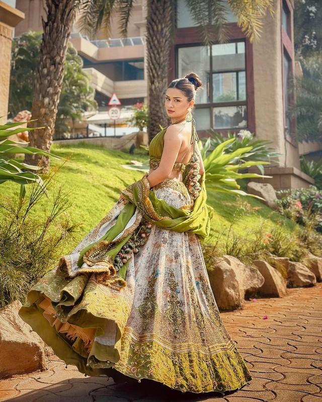 Avneet Kaur 2