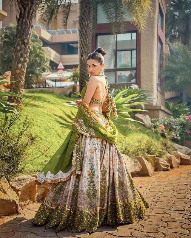 Avneet Kaur 7