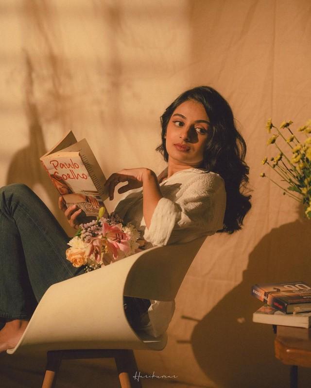ESTHER ANIL 10
