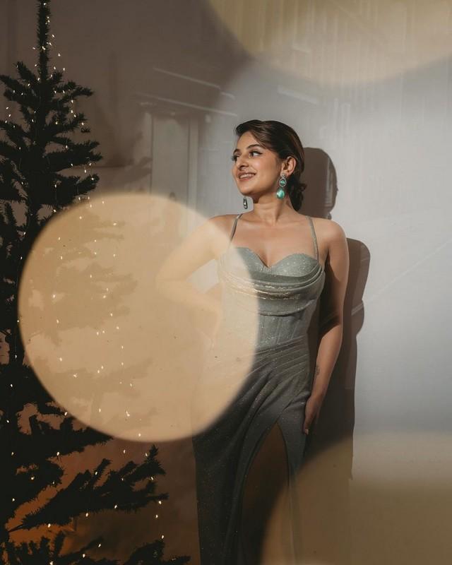 ESTHER ANIL 3