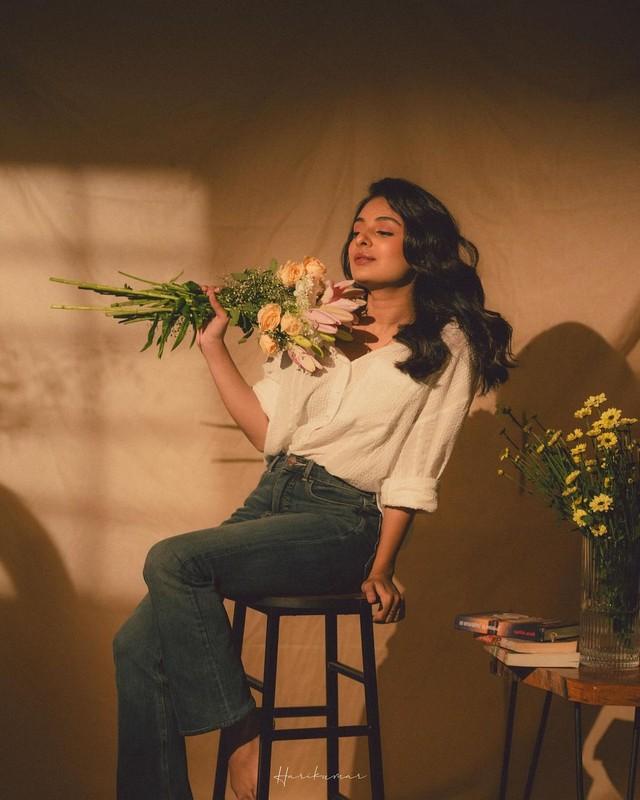 ESTHER ANIL 6