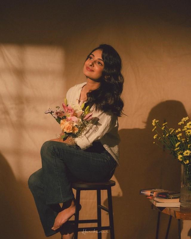 ESTHER ANIL 7