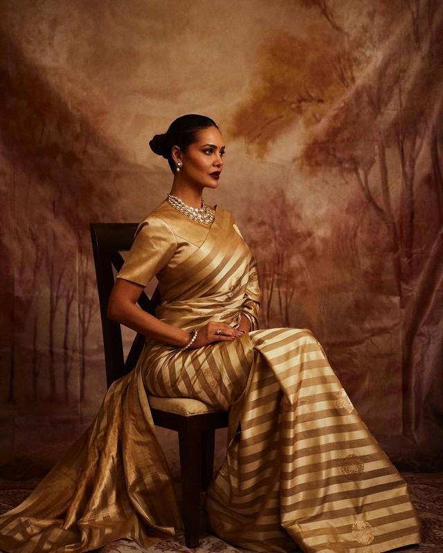 Esha Gupta 4