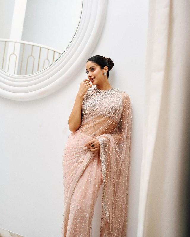Janhvi Kapoor 4