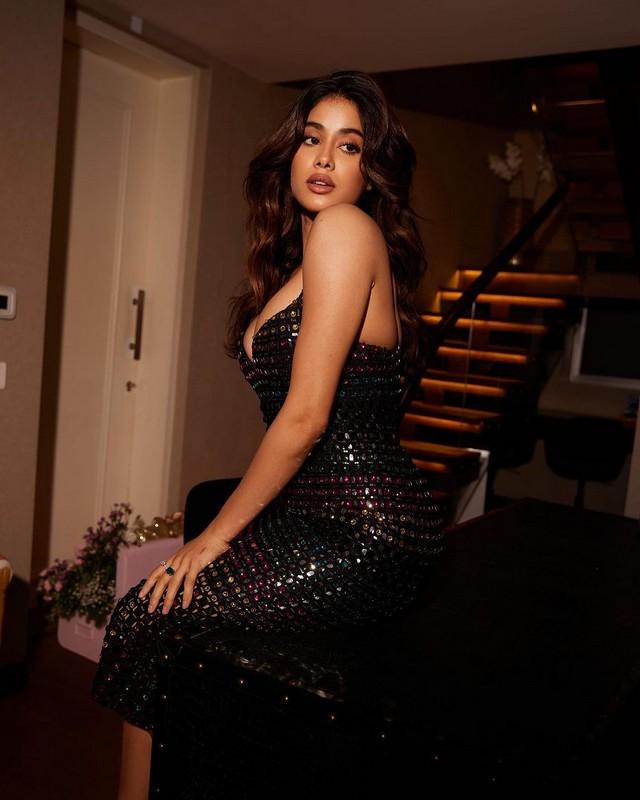 Janhvi Kapoor 1