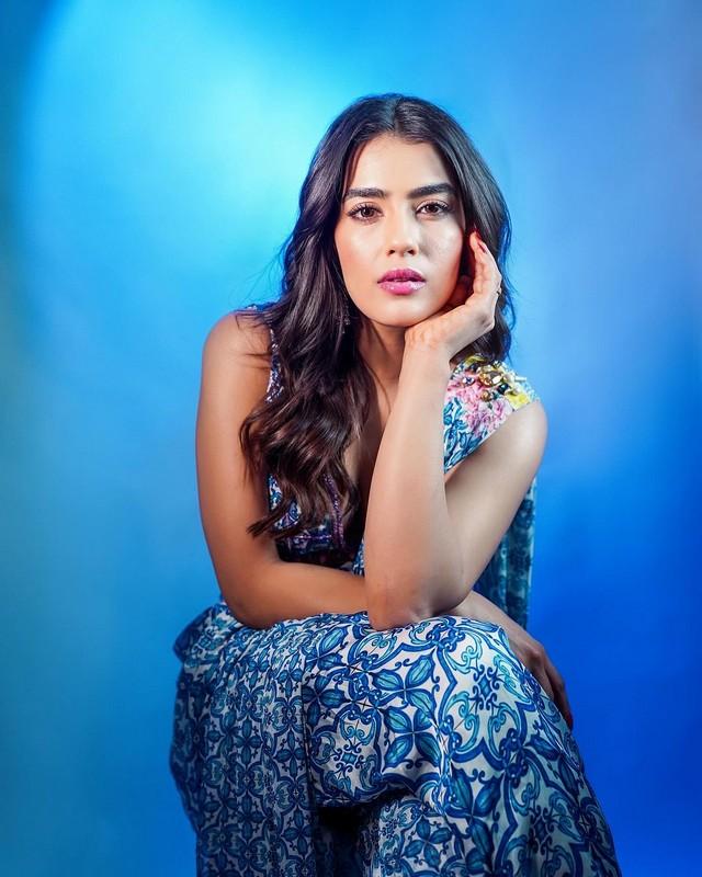 Kavya Thapar 4