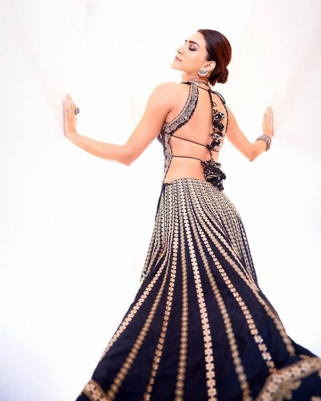 Kriti Sanon 7