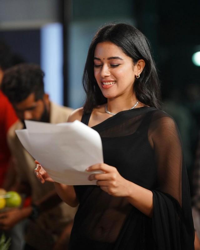 Mirnalini Ravi 2