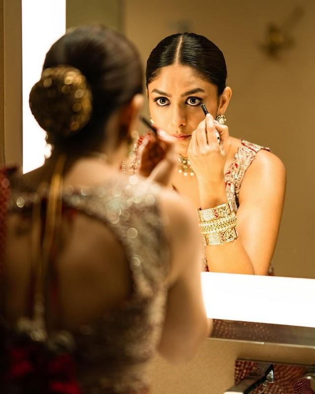 Mrunal Thakur 2