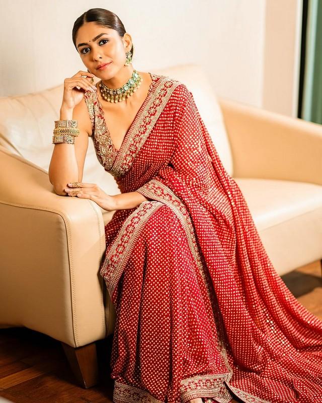 Mrunal Thakur 4