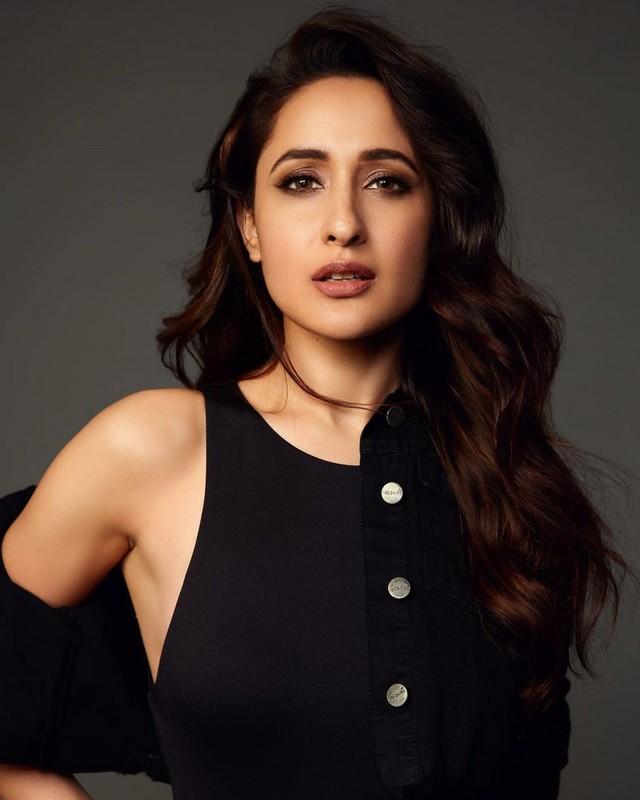 Pragya Jaiswal 10
