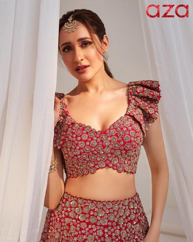 Pragya Jaiswal 8