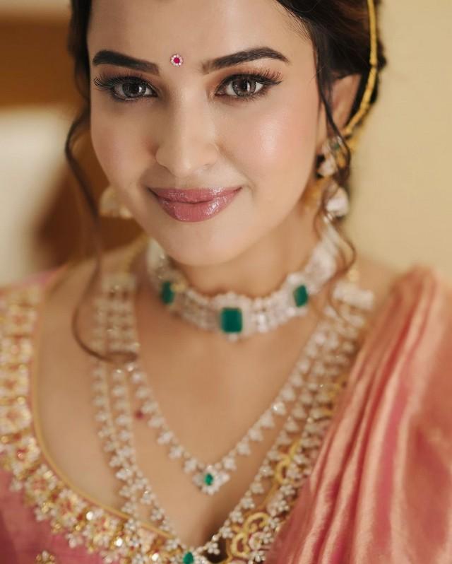Pujiithaa Ponnada 11