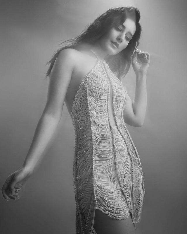 Raashii Khanna 7