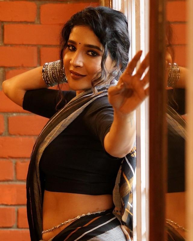 Sakshi Agarwal 17