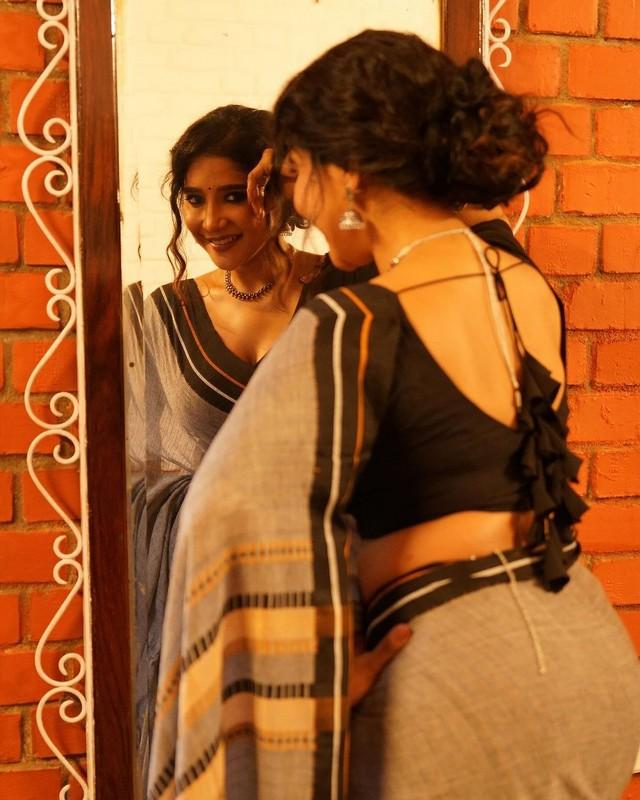 Sakshi Agarwal 3