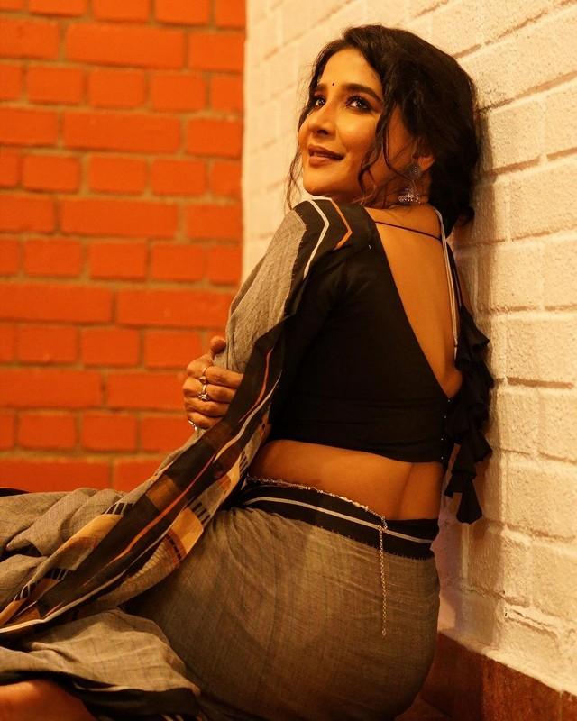 Sakshi Agarwal 4