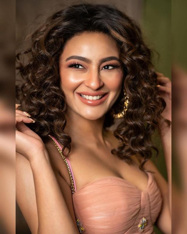 Seerat Kapoor 8