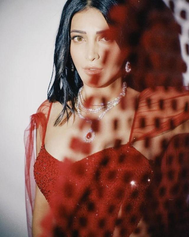 Shruti Haasan 6