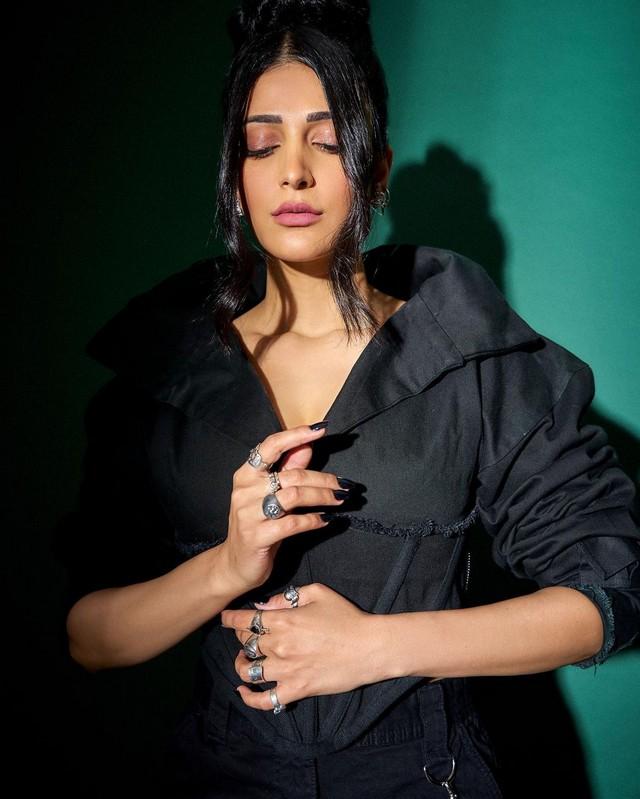 Shruti Haasan 6