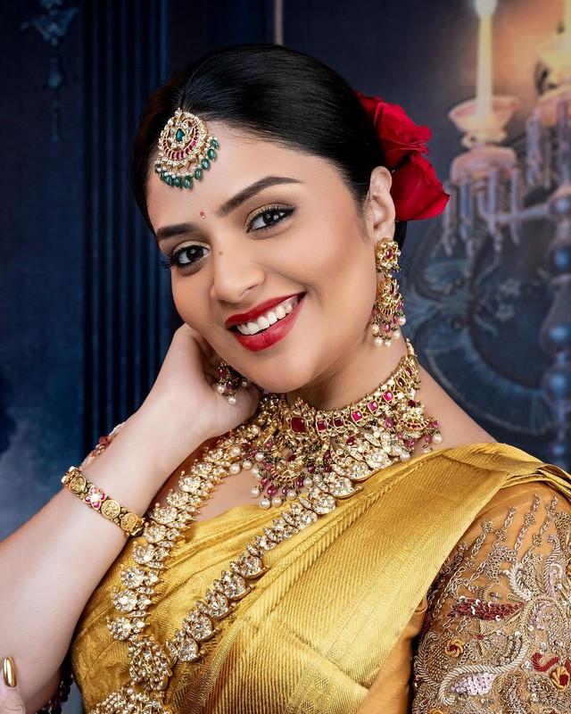 Sreemukhi 3