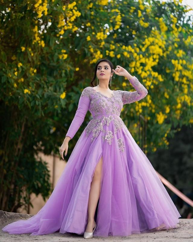 Sreemukhi 4