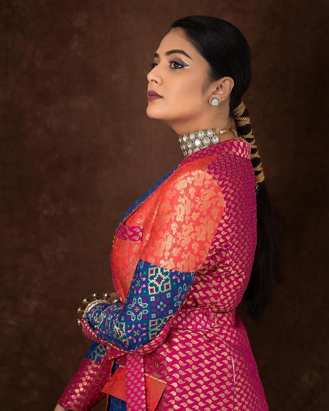 Sreemukhi 3