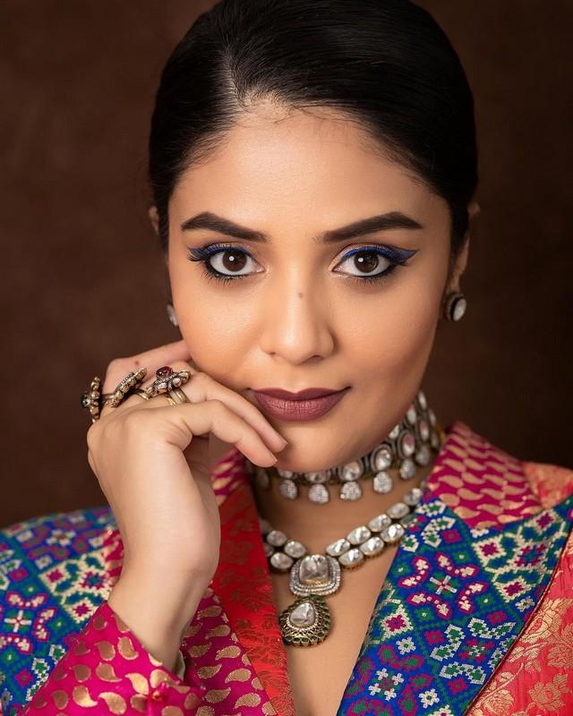 Sreemukhi 4