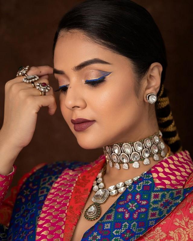 Sreemukhi 7