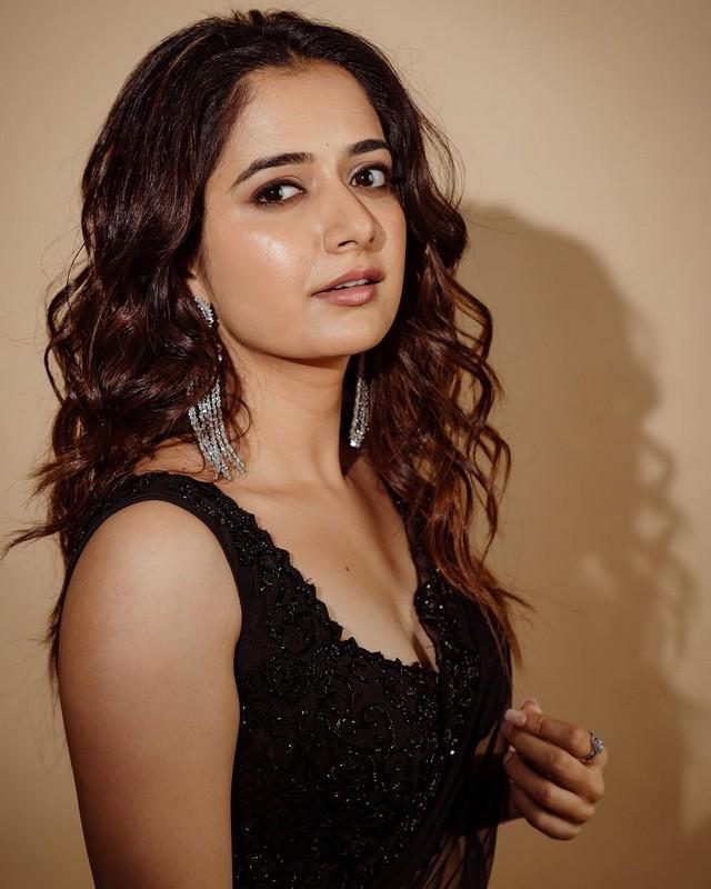 Ashika Ranganath 5