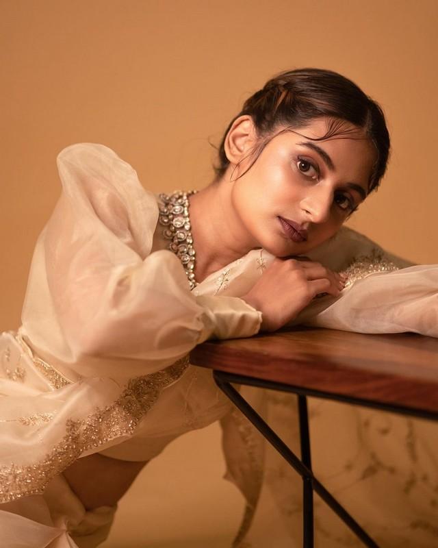 ESTHER ANIL 8