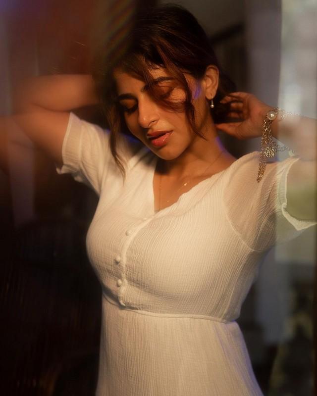 Iswarya Menon 7