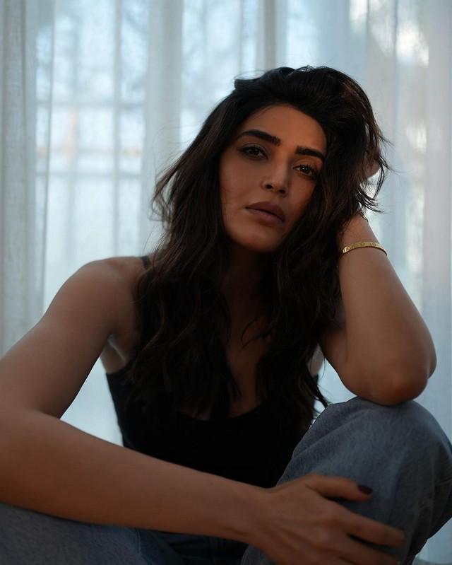 Karishma Tanna 7