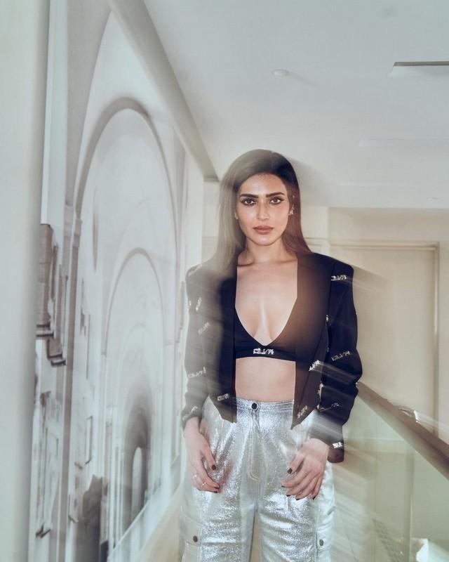 Karishma Tanna 7