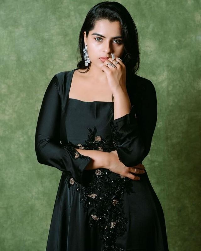 Kavya Kalyanram 6