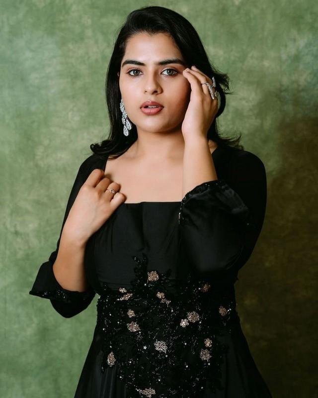 Kavya Kalyanram 8