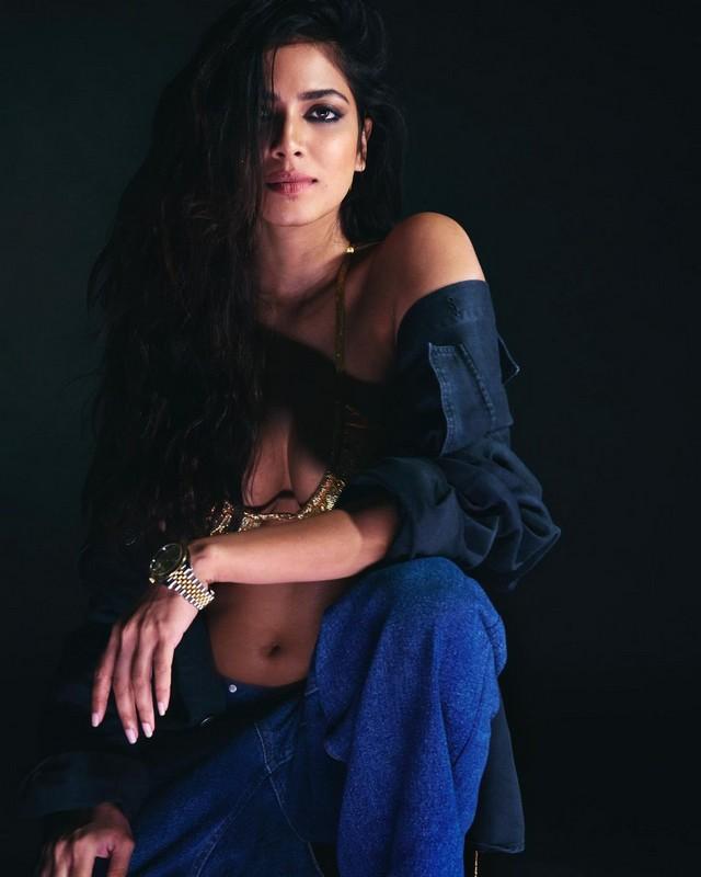 Malavika Mohanan 6