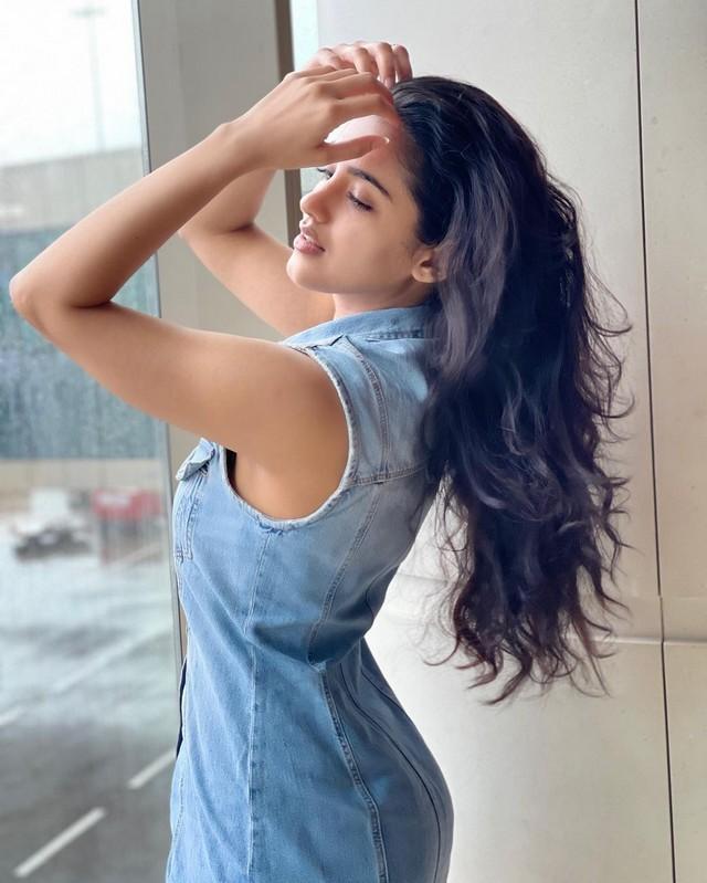 Malvika Sharma 9