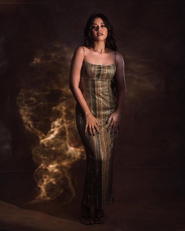 Mirnalini Ravi 7