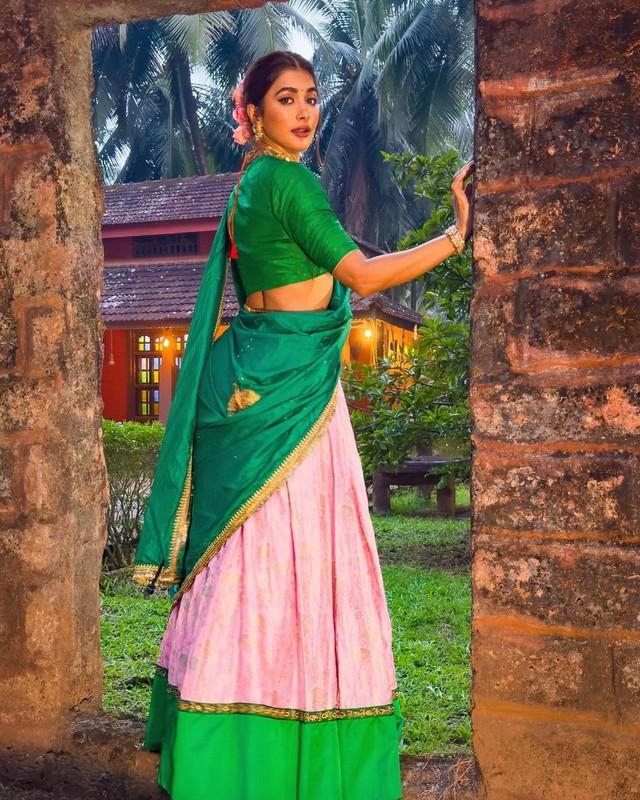 Pooja Hegde 4