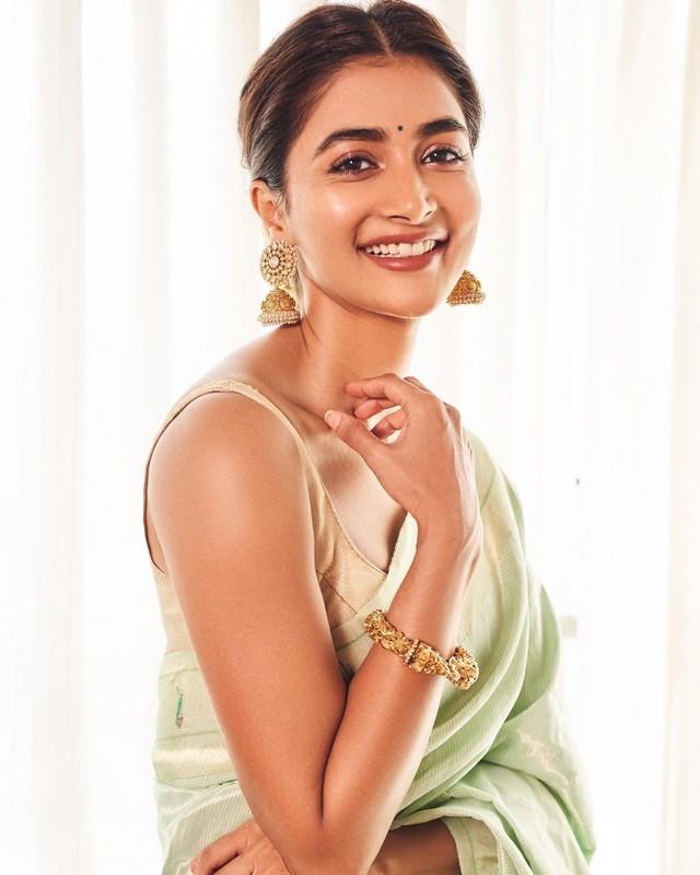Pooja Hegde 9