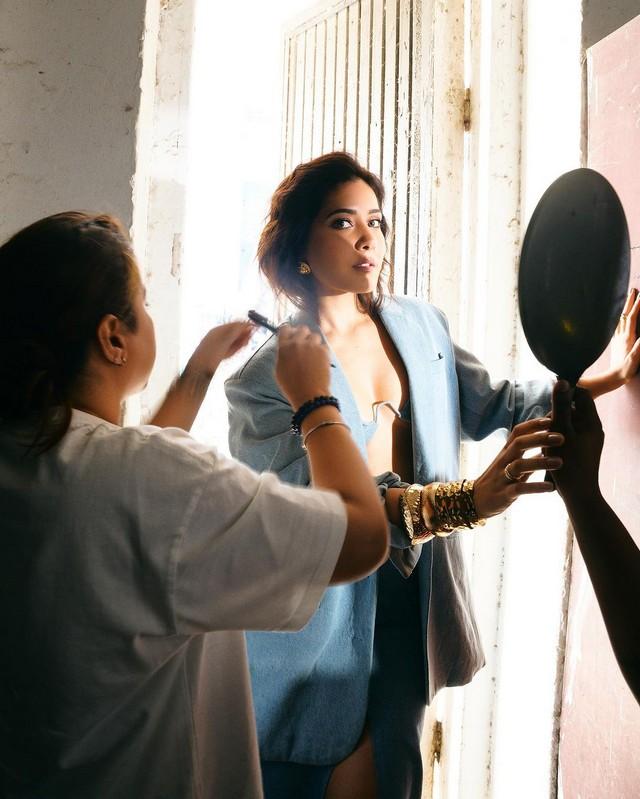 Raashii Khanna 7