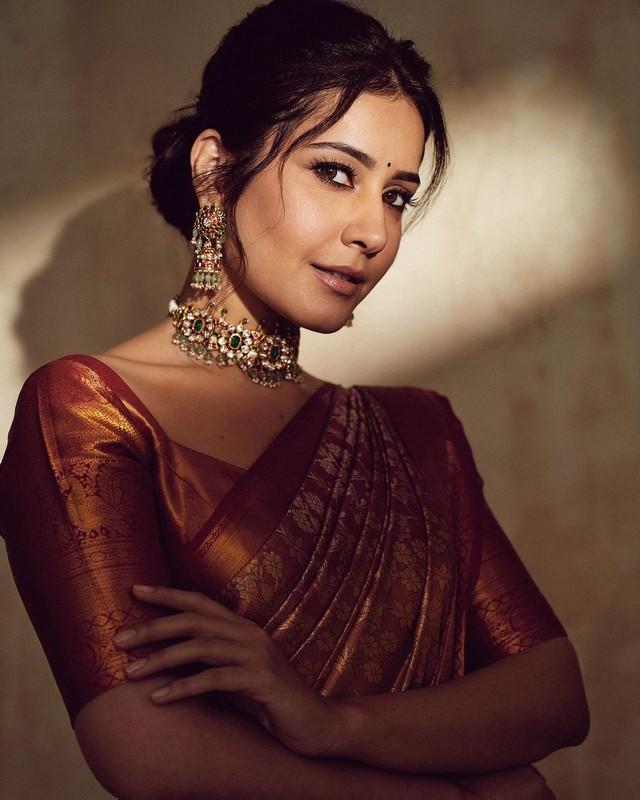 Raashii Khanna 3