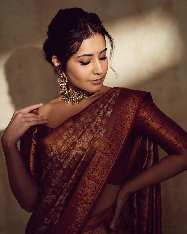 Raashii Khanna 4
