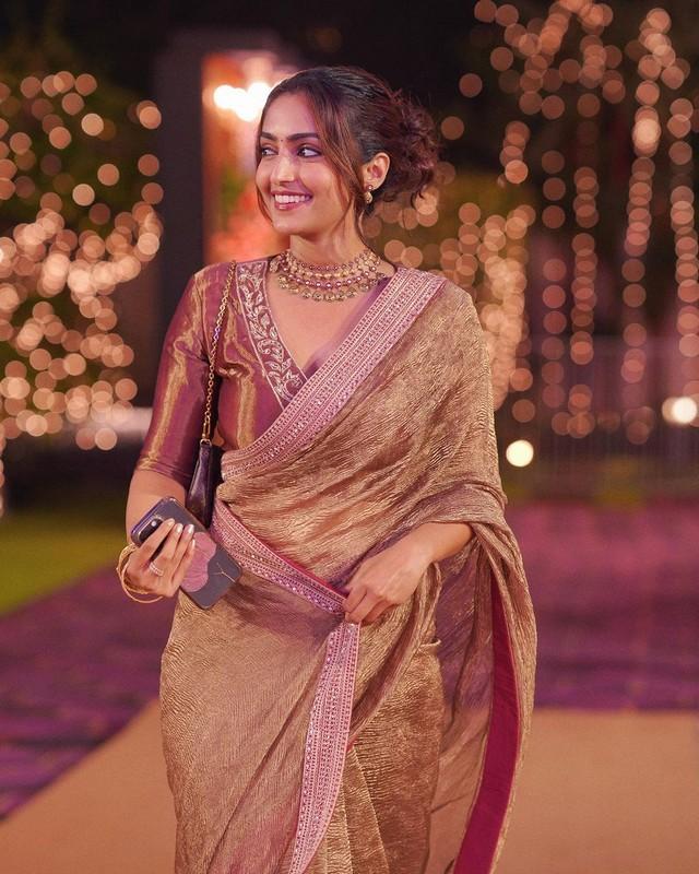 Reba Monica John 3