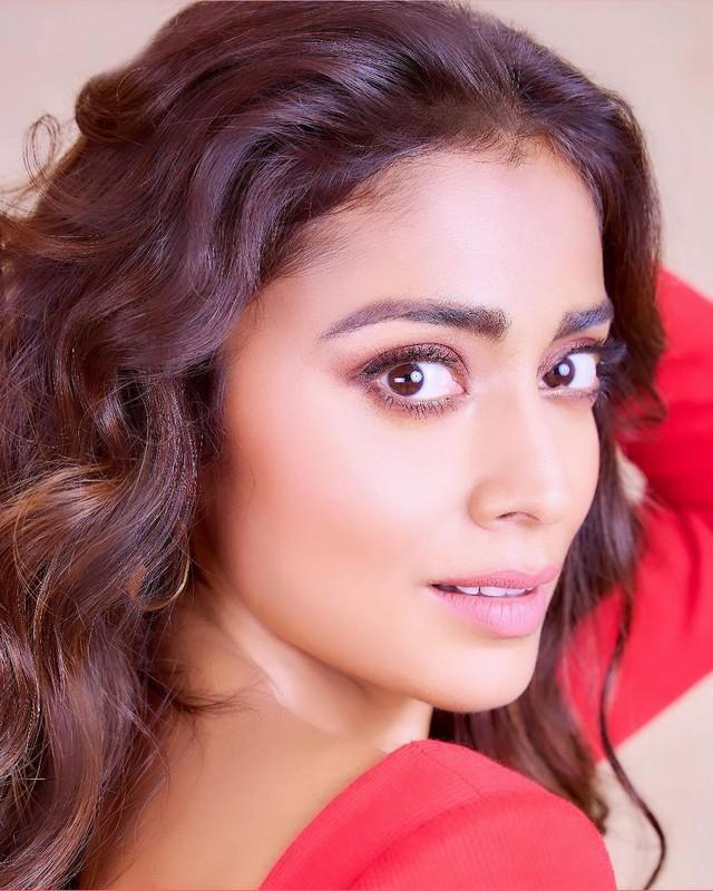 Shriya Saran 7