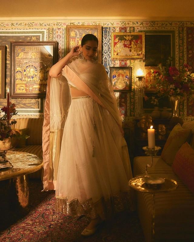 Sonam Kapoor 11