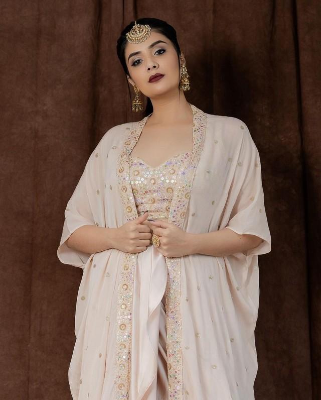 Sreemukhi 3
