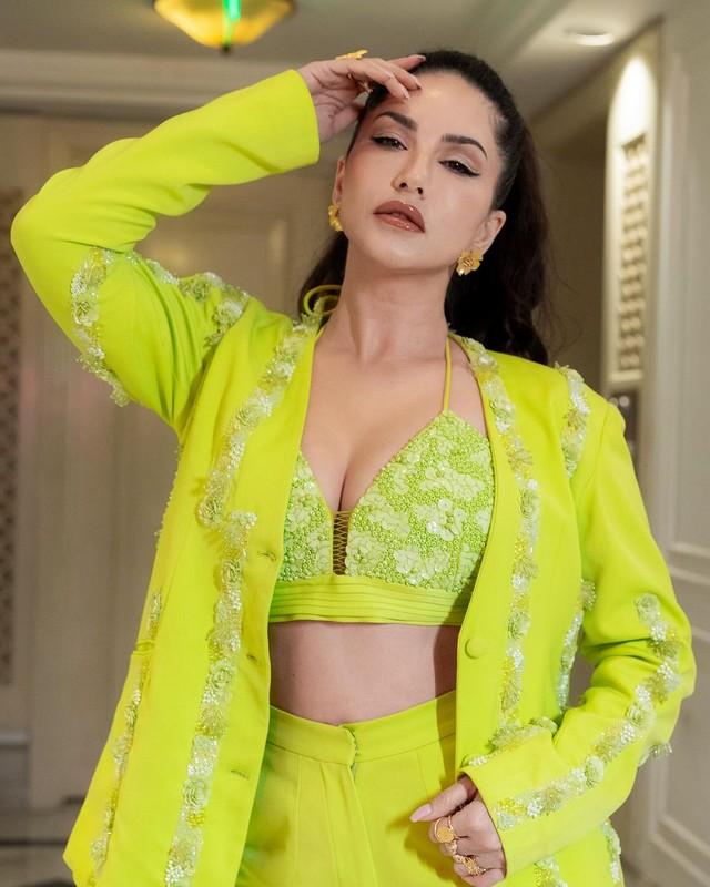 Sunny Leone 16