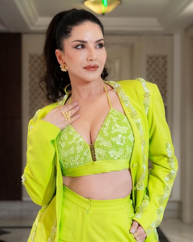 Sunny Leone 9
